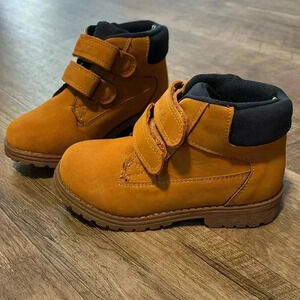 Nautica Dress Chukka Boots/Booties vegan leather/suede velcro easy on toddler– 9